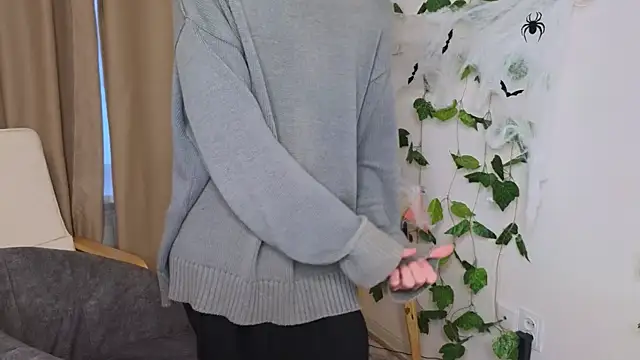 Snapshot of va1ora chatting on October 2025 12:23:02 PM va1ora online show from October 2025 12:23:02 PM