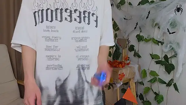 Snapshot of va1ora chatting on October 2025 12:29:01 PM va1ora online show from October 2025 12:29:01 PM