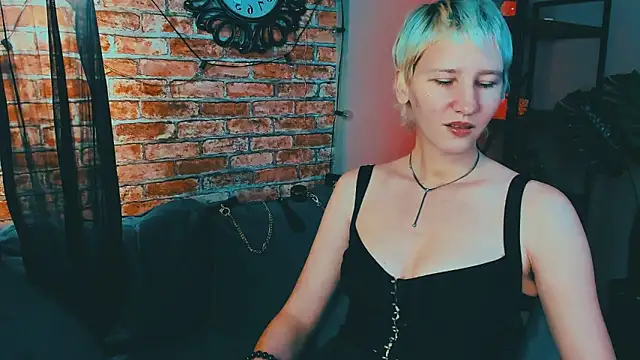 Snapshot of Kim_Waite chatting on October 2025 12:28:02 PM Kim Waite online show from October 2025 12:28:02 PM