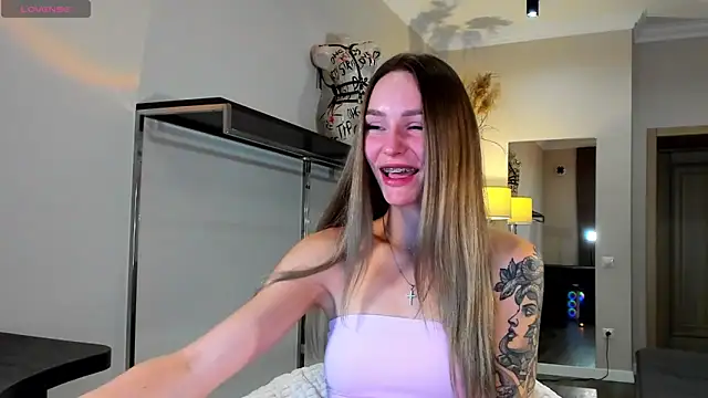 Snapshot of Melloudy chatting on September 2025 05:42:01 AM Melloudy online show from September 2025 05:42:01 AM