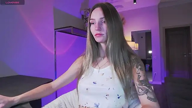 Snapshot of Melloudy chatting on October 2025 05:36:02 AM Melloudy online show from October 2025 05:36:02 AM