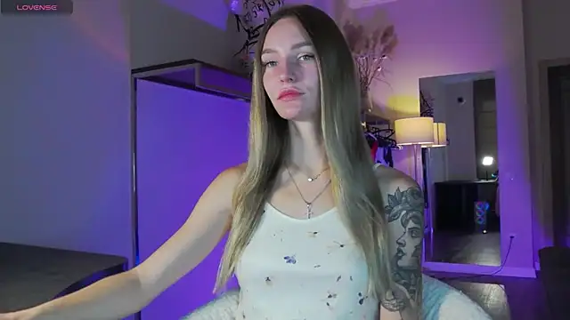 Snapshot of Melloudy chatting on October 2025 05:38:01 AM Melloudy online show from October 2025 05:38:01 AM