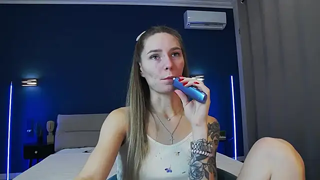 Snapshot of Melloudy chatting on October 2025 05:52:01 AM Melloudy online show from October 2025 05:52:01 AM