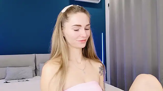 Snapshot of Melloudy chatting on October 2025 06:54:01 AM Melloudy online show from October 2025 06:54:01 AM