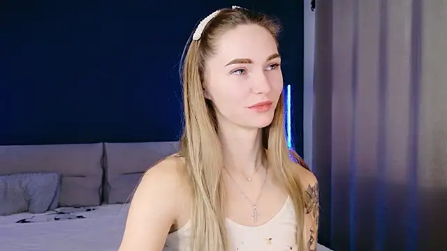 Snapshot of Melloudy chatting on October 2025 06:52:02 AM Melloudy online show from October 2025 06:52:02 AM