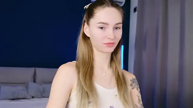 Snapshot of Melloudy chatting on October 2025 06:39:02 AM Melloudy online show from October 2025 06:39:02 AM