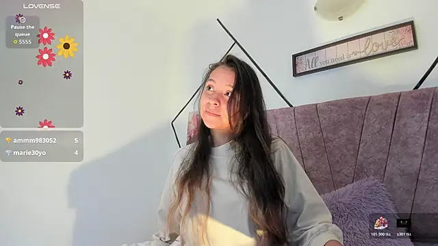 Snapshot of Julieta_Lein chatting on November 2025 10:21:02 PM Julieta Lein online show from November 2025 10:21:02 PM