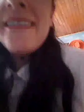 Snapshot of Neujuuken chatting on October 2025 09:15:02 PM Neujuuken online show from October 2025 09:15:02 PM
