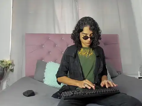 EthanBlackwoodd online show from October 2025 07:23:02 PM