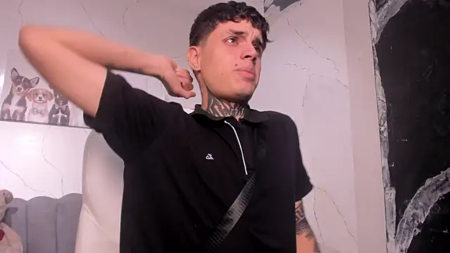 Declan-Fox online show from November 2025 04:36:02 AM