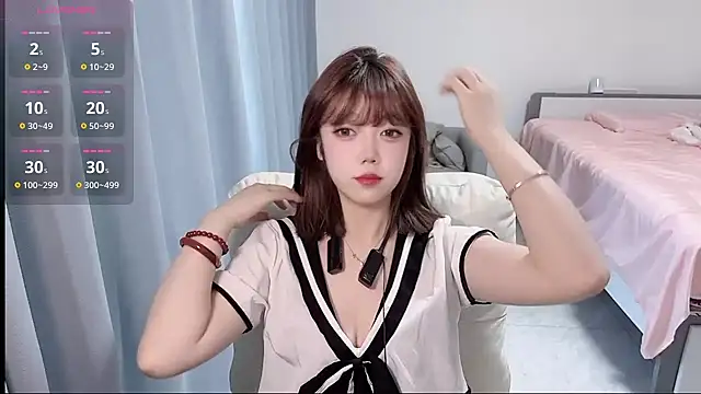 Snapshot of Lucky_Cici chatting on October 2025 11:25:02 PM Lucky Cici online show from October 2025 11:25:02 PM