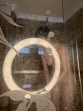 Isabella Montoya online show from October 2025 01:41:01 PM