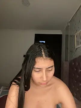 Isabella Montoya online show from October 2025 01:09:01 PM