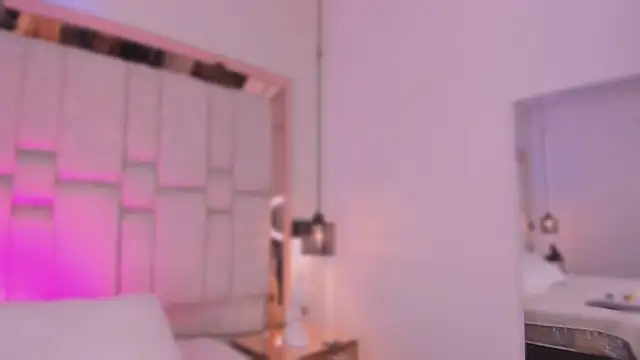 Snapshot of _GigiDoll_ chatting on September 2025 12:08:02 PM GigiDoll online show from September 2025 12:08:02 PM