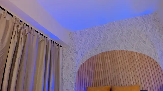 Sophiie Belle online show from October 2025 01:50:01 PM