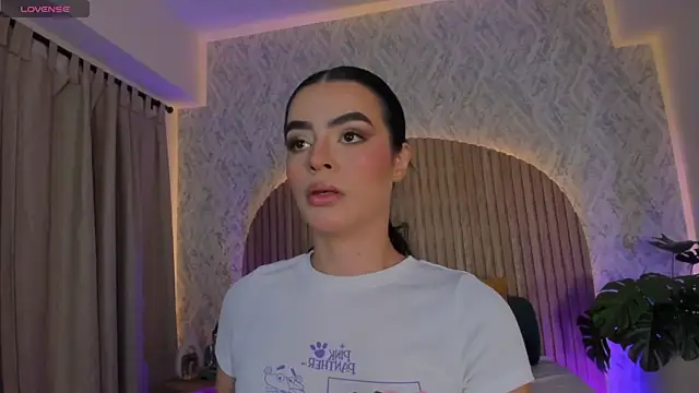 Sophiie Belle online show from October 2025 02:03:01 PM