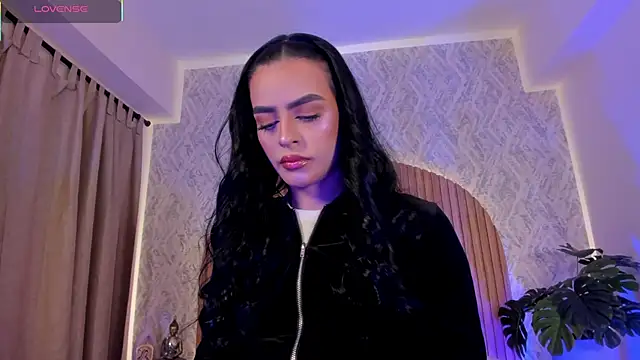 Sophiie Belle online show from October 2025 01:51:01 PM