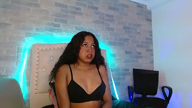 oliviarichard  online show from November 2025 08:10:01 PM