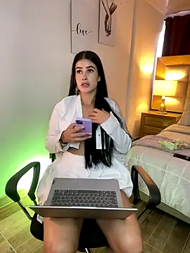 Victoriaa Gray online show from November 2025 02:39:01 PM