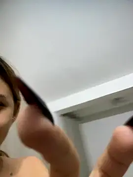 Snapshot of coupleyys chatting on November 2025 02:10:01 AM coupleyys online show from November 2025 02:10:01 AM