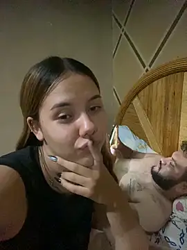 Snapshot of coupleyys chatting on November 2025 09:16:01 PM coupleyys online show from November 2025 09:16:01 PM