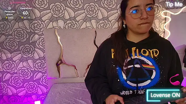 Snapshot of NANAKY_TAY chatting on September 2025 12:10:01 PM NANAKY TAY online show from September 2025 12:10:01 PM