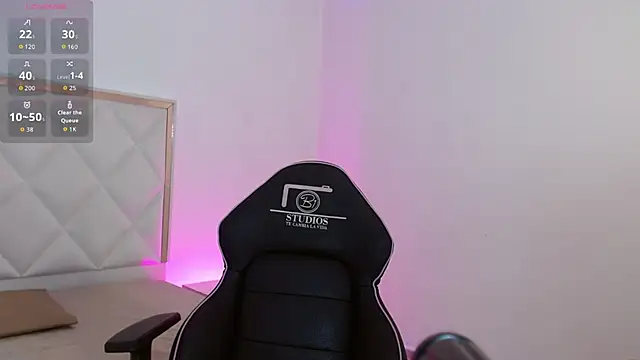 Snapshot of NANAKY_TAY chatting on October 2025 11:54:02 AM NANAKY TAY online show from October 2025 11:54:02 AM