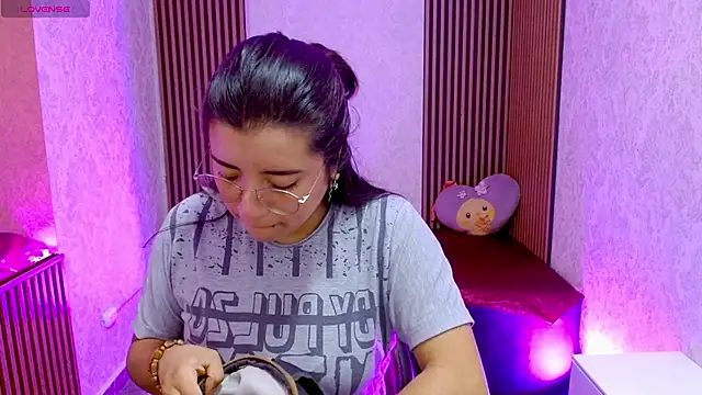 Snapshot of NANAKY_TAY chatting on November 2025 12:06:01 PM NANAKY TAY online show from November 2025 12:06:01 PM