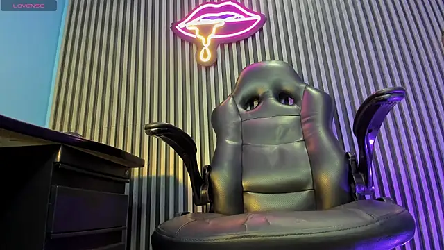 kevinn blue1 online show from October 2025 09:14:02 PM