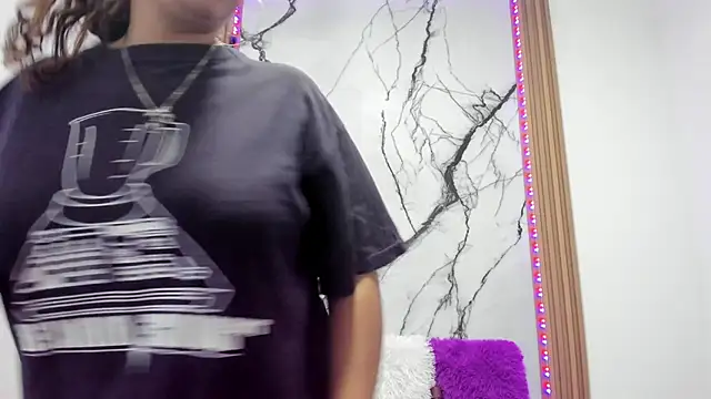 Bonnie tucci1 online show from October 2025 01:07:01 PM