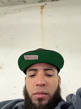 Snapshot of LeoPR00 chatting on October 2025 08:29:01 PM LeoPR00 online show from October 2025 08:29:01 PM