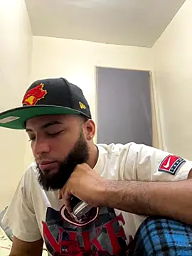 Snapshot of LeoPR00 chatting on October 2025 02:23:02 PM LeoPR00 online show from October 2025 02:23:02 PM