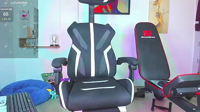 Snapshot of JordanRossie chatting on October 2025 11:43:01 PM JordanRossie online show from October 2025 11:43:01 PM