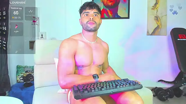 Snapshot of JordanRossie chatting on November 2025 12:54:02 AM JordanRossie online show from November 2025 12:54:02 AM