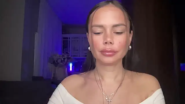 Orlinah online show from November 2025 10:09:01 PM