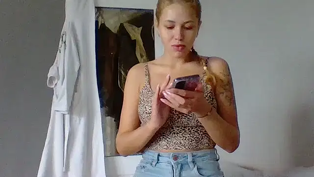 Lismera online show from September 2025 11:12:01 AM