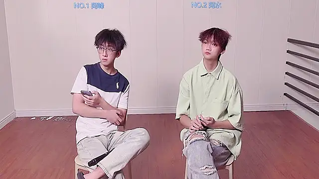 huayang001 online show from September 2025 02:40:01 PM