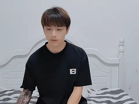 Snapshot of xiaoyi2563 chatting on September 2025 01:10:01 PM xiaoyi2563 online show from September 2025 01:10:01 PM