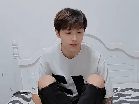 Snapshot of xiaoyi2563 chatting on September 2025 11:33:02 AM xiaoyi2563 online show from September 2025 11:33:02 AM