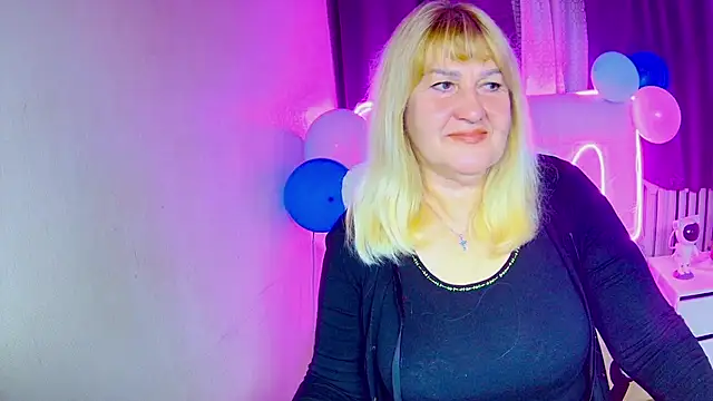 Snapshot of EmmaEllison chatting on September 2025 06:16:02 AM EmmaEllison online show from September 2025 06:16:02 AM