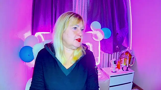 Snapshot of EmmaEllison chatting on September 2025 06:07:02 AM EmmaEllison online show from September 2025 06:07:02 AM