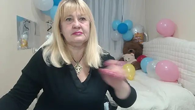 Snapshot of EmmaEllison chatting on October 2025 11:51:02 AM EmmaEllison online show from October 2025 11:51:02 AM