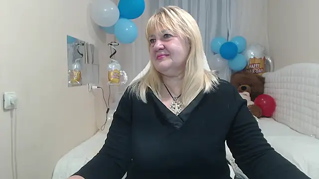 Snapshot of EmmaEllison chatting on October 2025 12:03:01 PM EmmaEllison online show from October 2025 12:03:01 PM