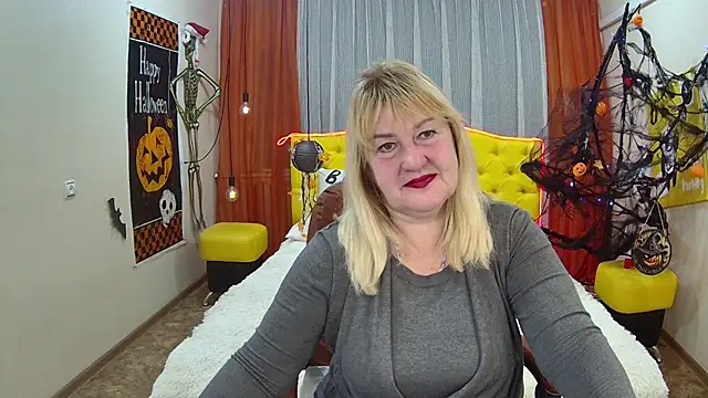 Snapshot of EmmaEllison chatting on October 2025 06:25:02 AM EmmaEllison online show from October 2025 06:25:02 AM