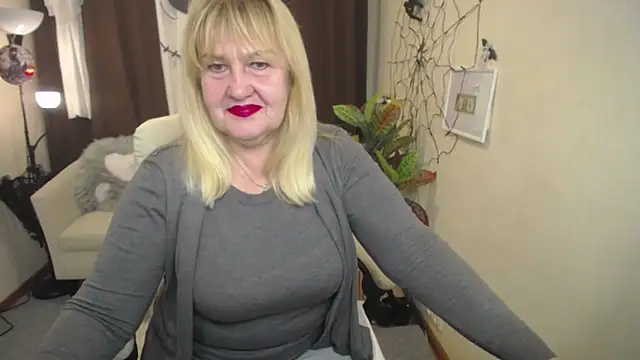 Snapshot of EmmaEllison chatting on November 2025 07:29:02 AM EmmaEllison online show from November 2025 07:29:02 AM