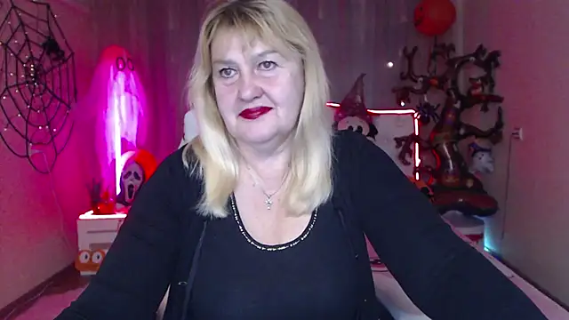 Snapshot of EmmaEllison chatting on November 2025 07:30:02 AM EmmaEllison online show from November 2025 07:30:02 AM