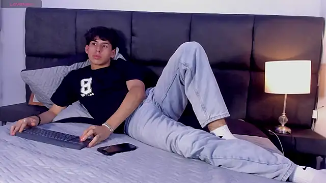 Aaron Spencer13 online show from September 2025 06:22:02 PM