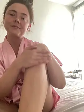 Snapshot of Mia_Winters chatting on September 2025 12:32:01 PM Mia Winters online show from September 2025 12:32:01 PM