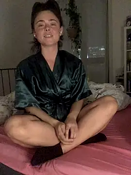 Snapshot of Mia_Winters chatting on October 2025 06:59:01 PM Mia Winters online show from October 2025 06:59:01 PM