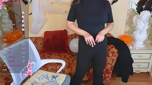 Snapshot of JuicyLullu chatting on October 2025 04:37:02 AM JuicyLullu online show from October 2025 04:37:02 AM